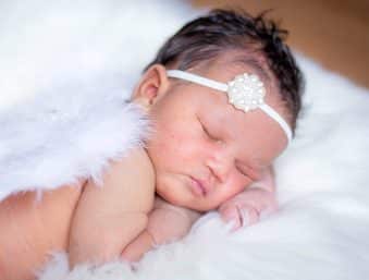 Baby Brynlee dressed as an angel